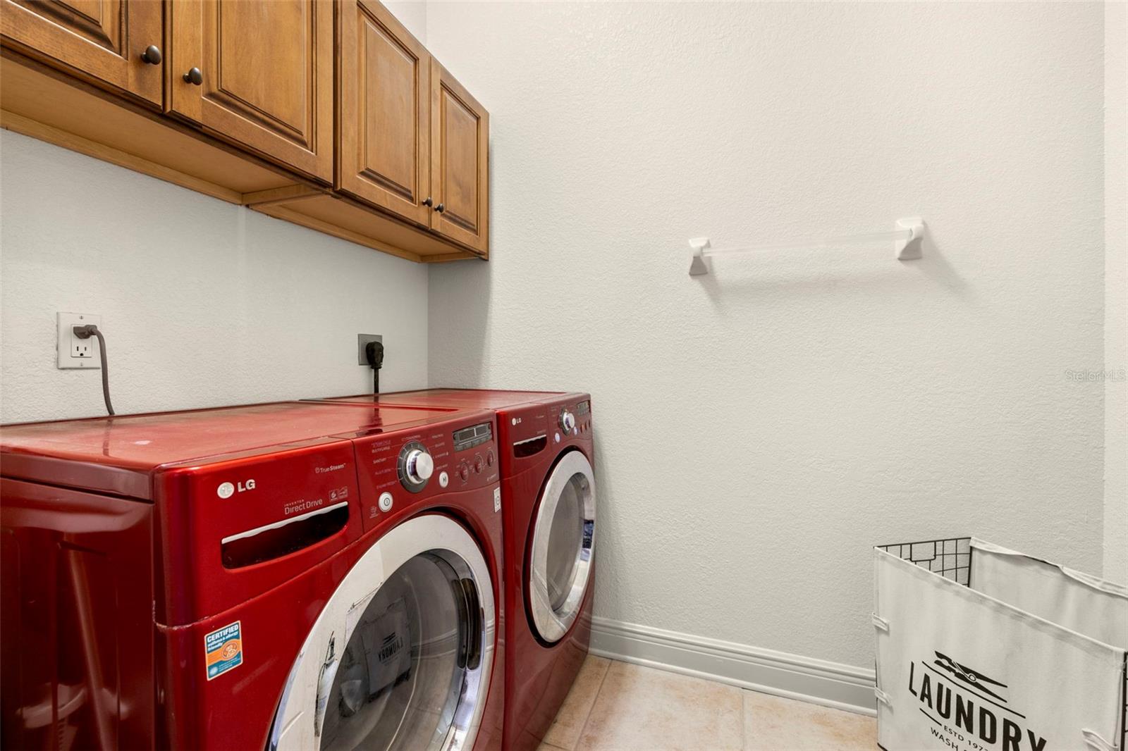 1076 PASEO DEL RIO NE