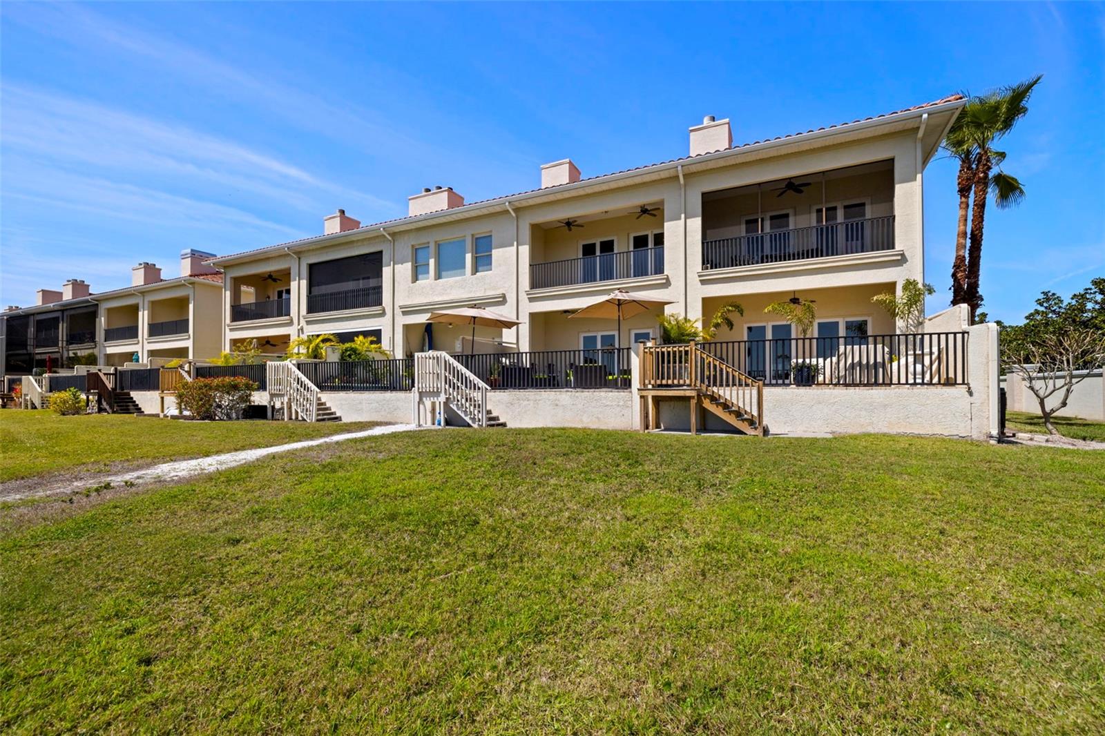 1076 PASEO DEL RIO NE