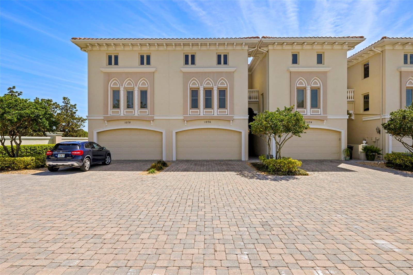 1076 PASEO DEL RIO NE