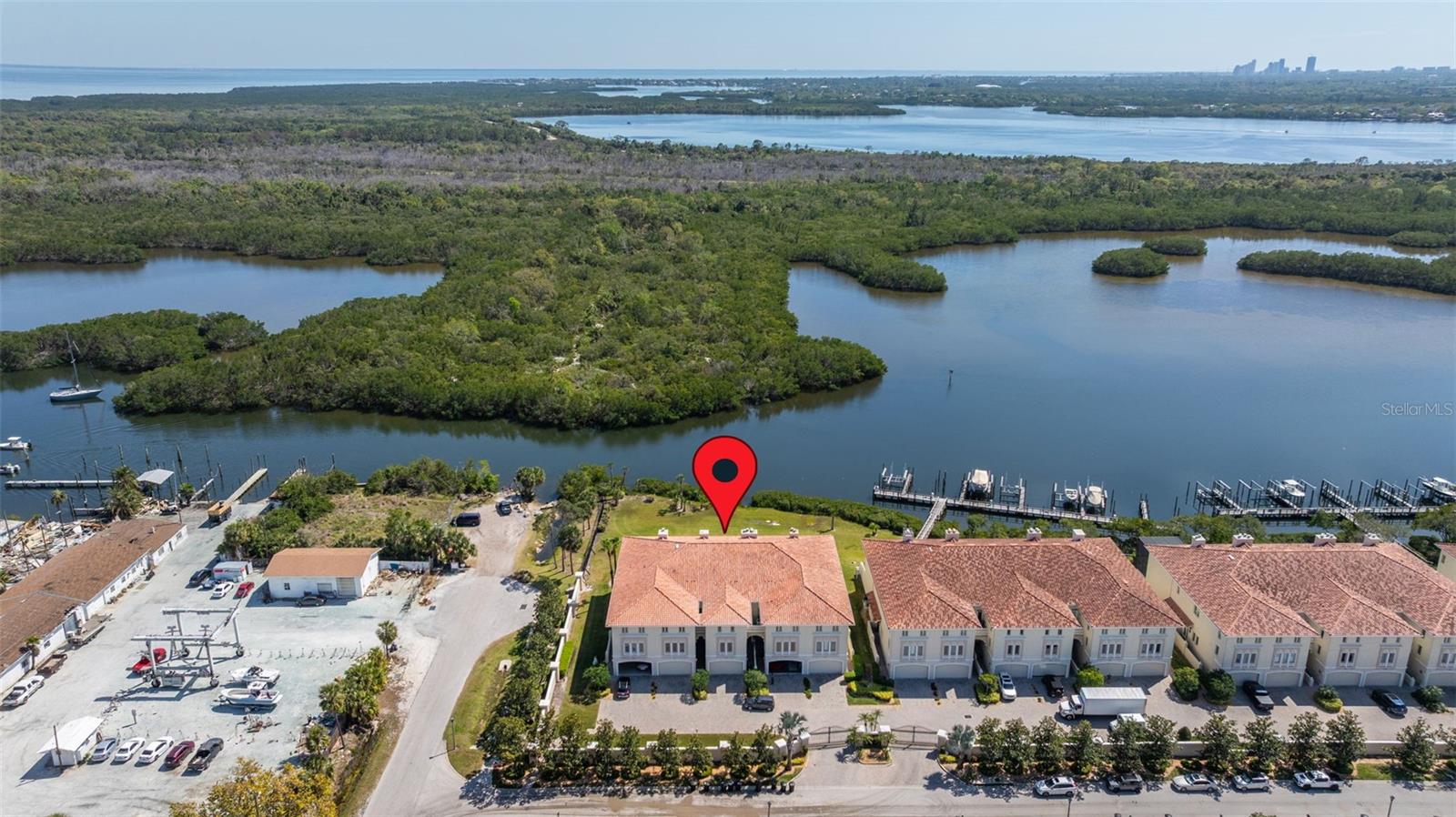 1076 PASEO DEL RIO NE