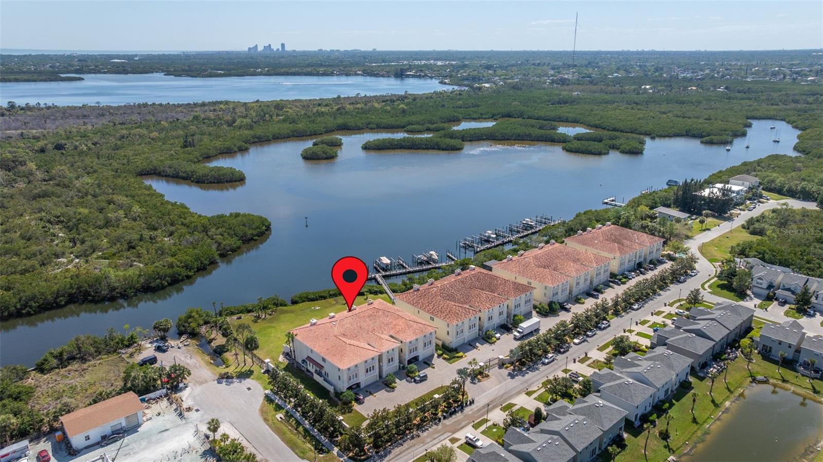 1076 PASEO DEL RIO NE