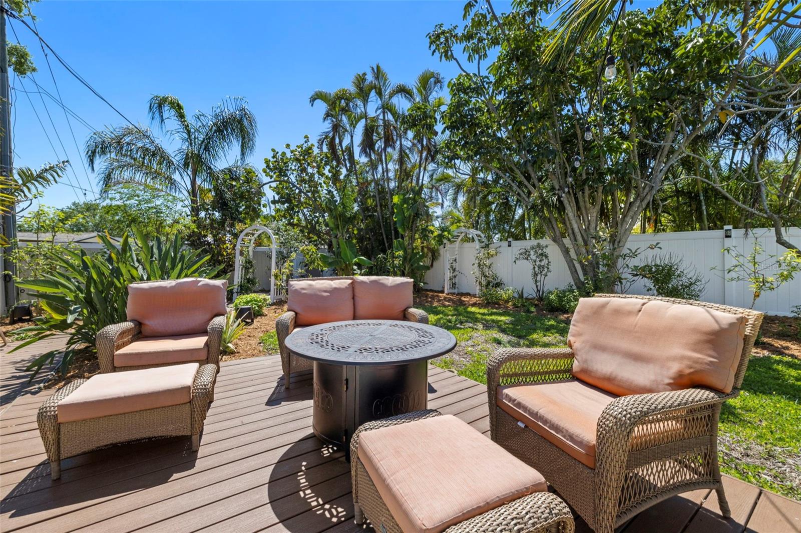 1508 EDEN ISLE BLVD NE