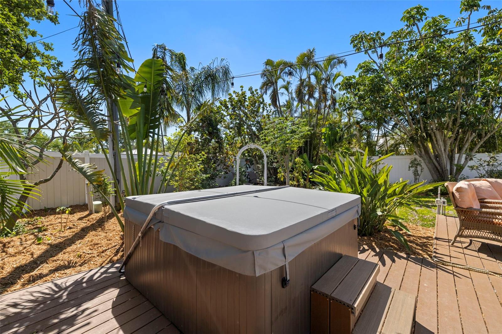 1508 EDEN ISLE BLVD NE