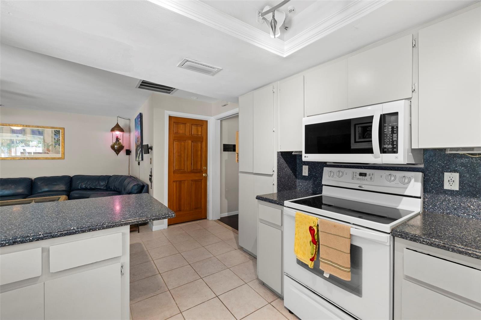 1508 EDEN ISLE BLVD NE