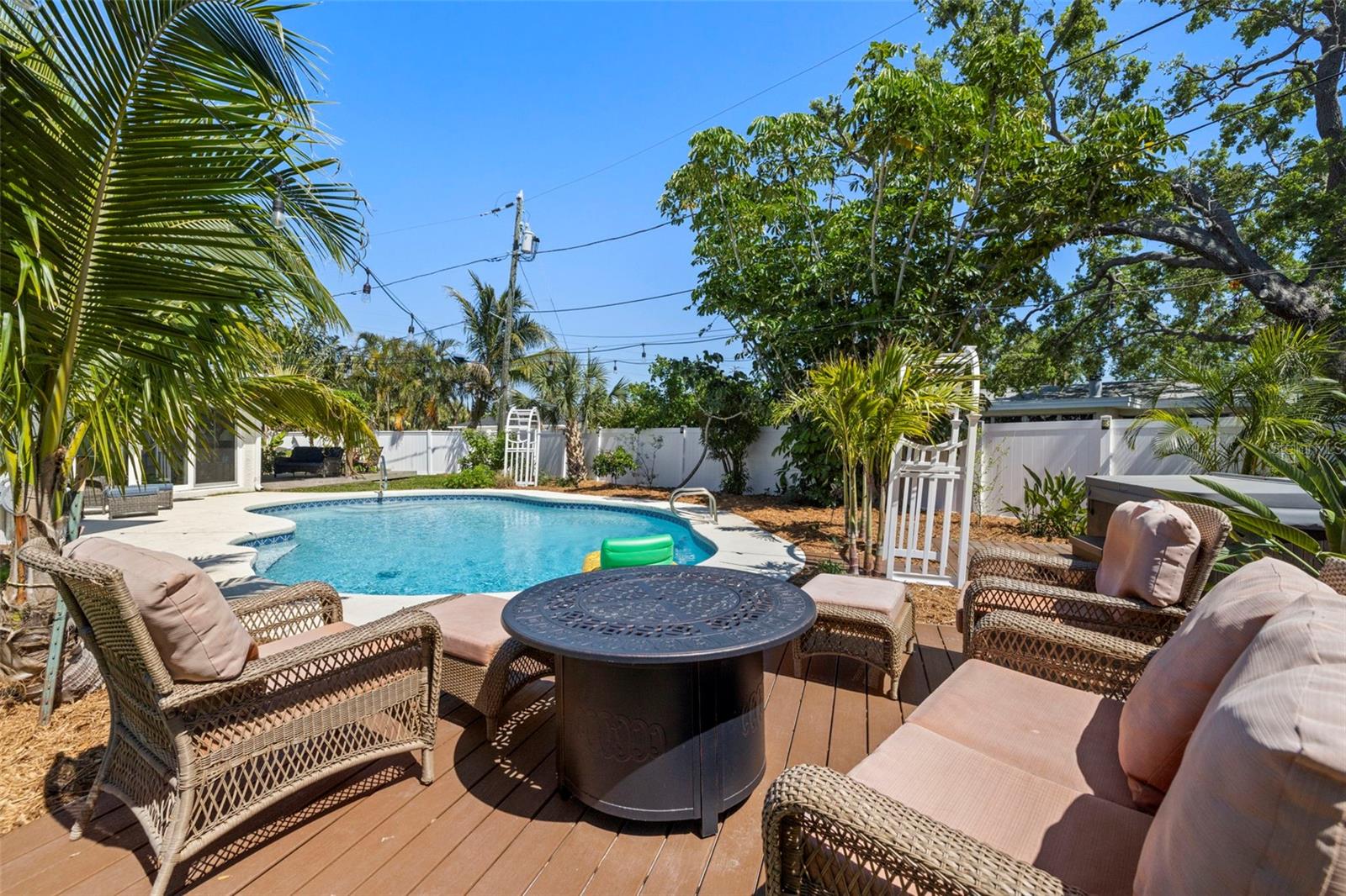 1508 EDEN ISLE BLVD NE