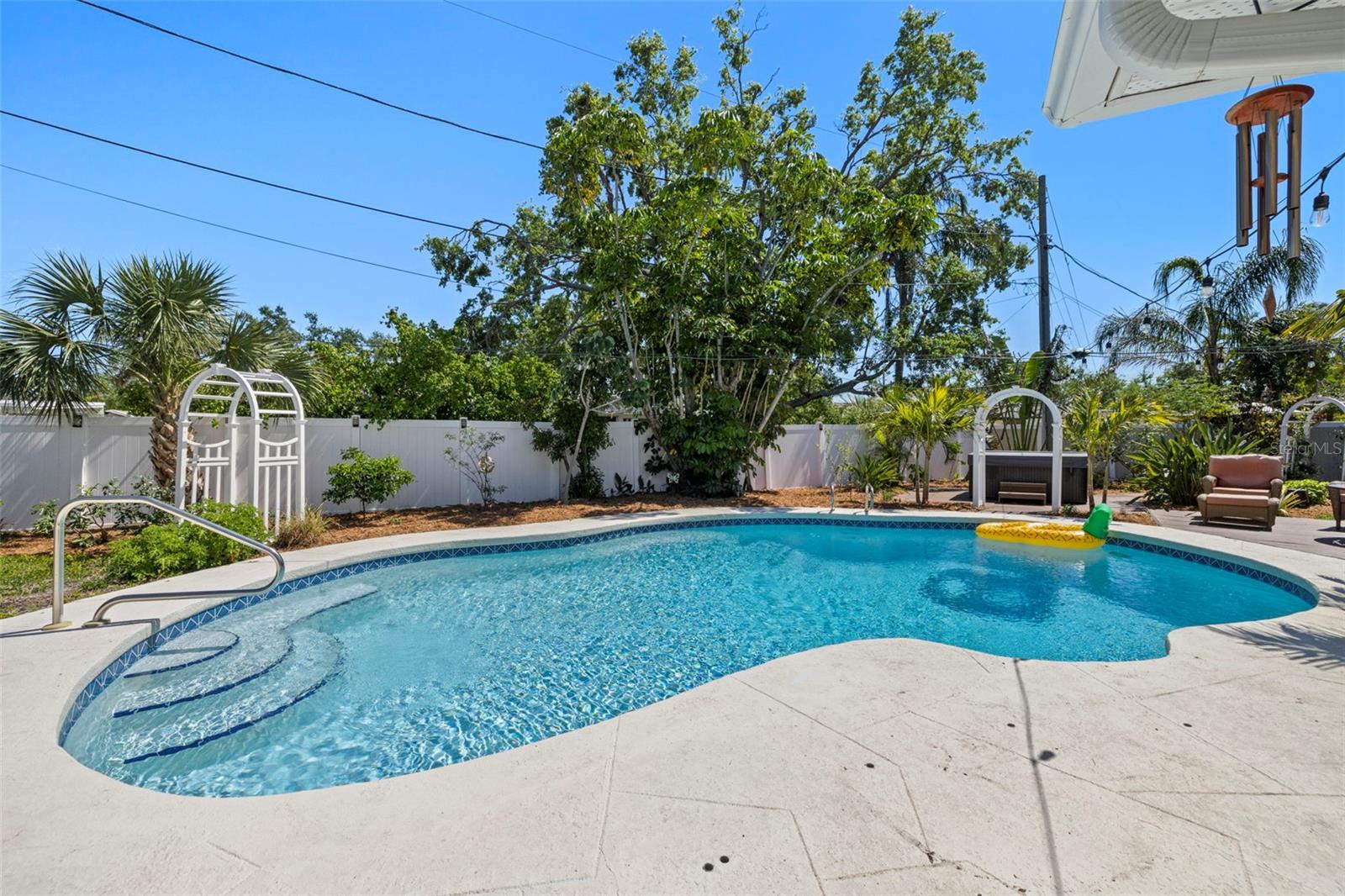 1508 EDEN ISLE BLVD NE