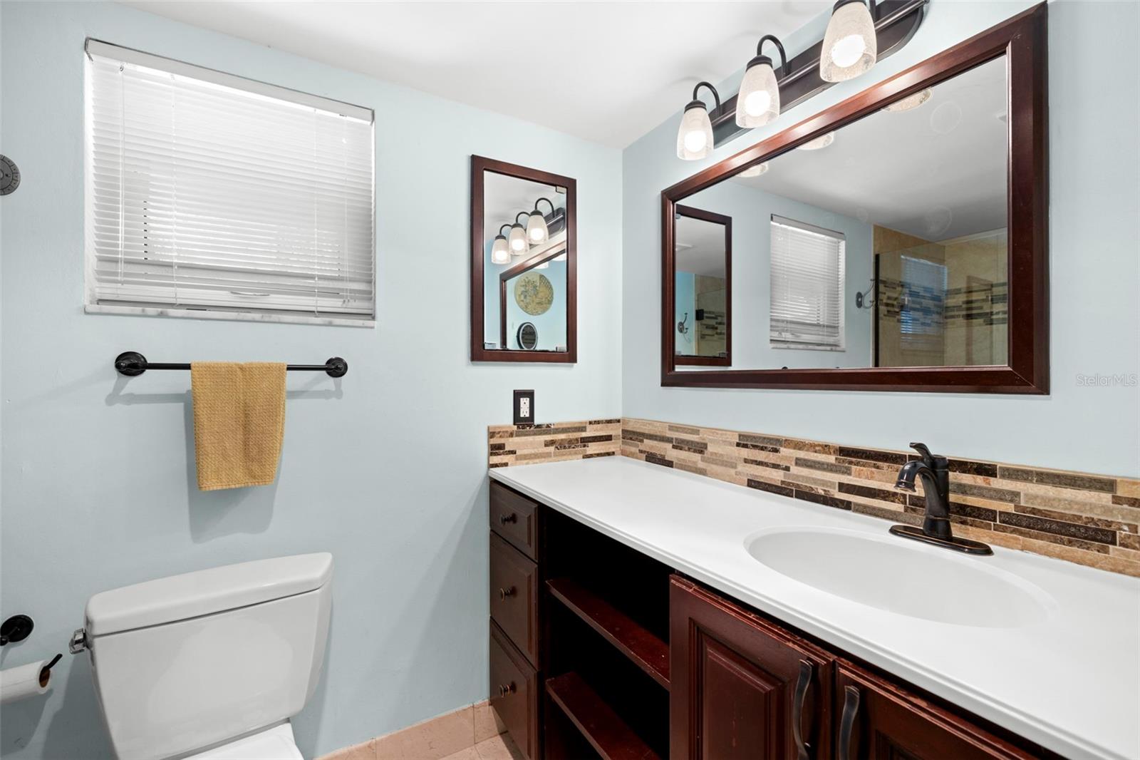 1508 EDEN ISLE BLVD NE