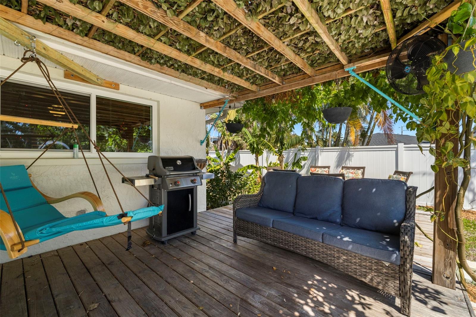 1508 EDEN ISLE BLVD NE