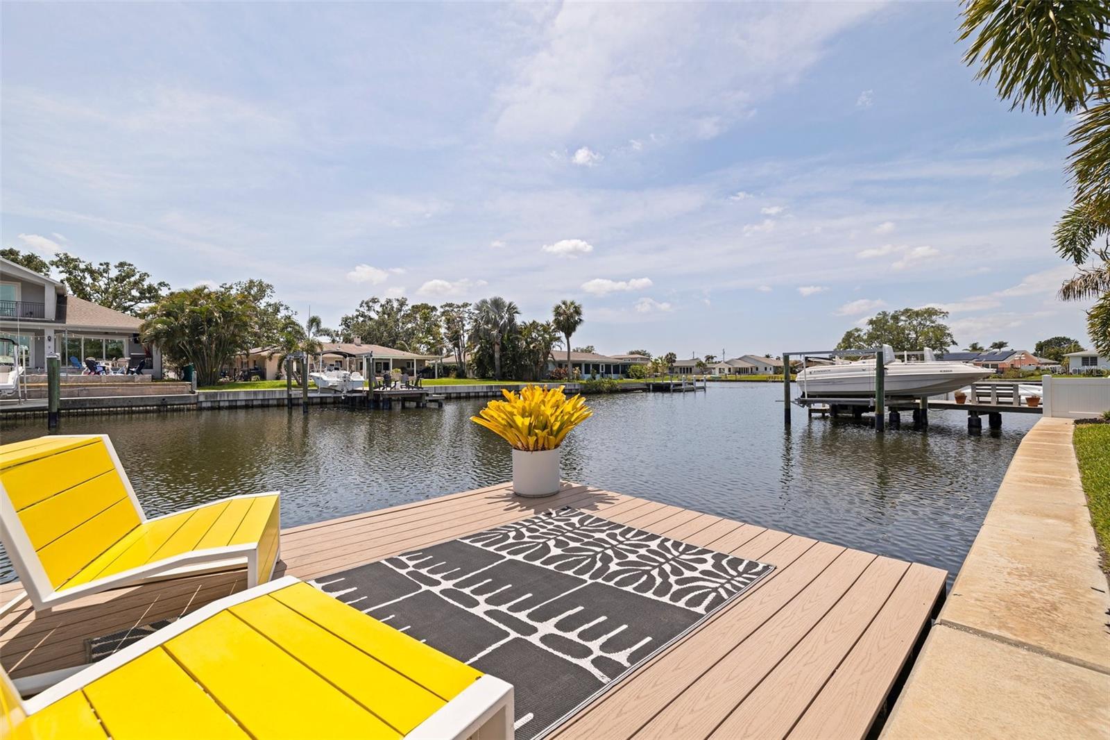 5164 VENETIAN BLVD NE