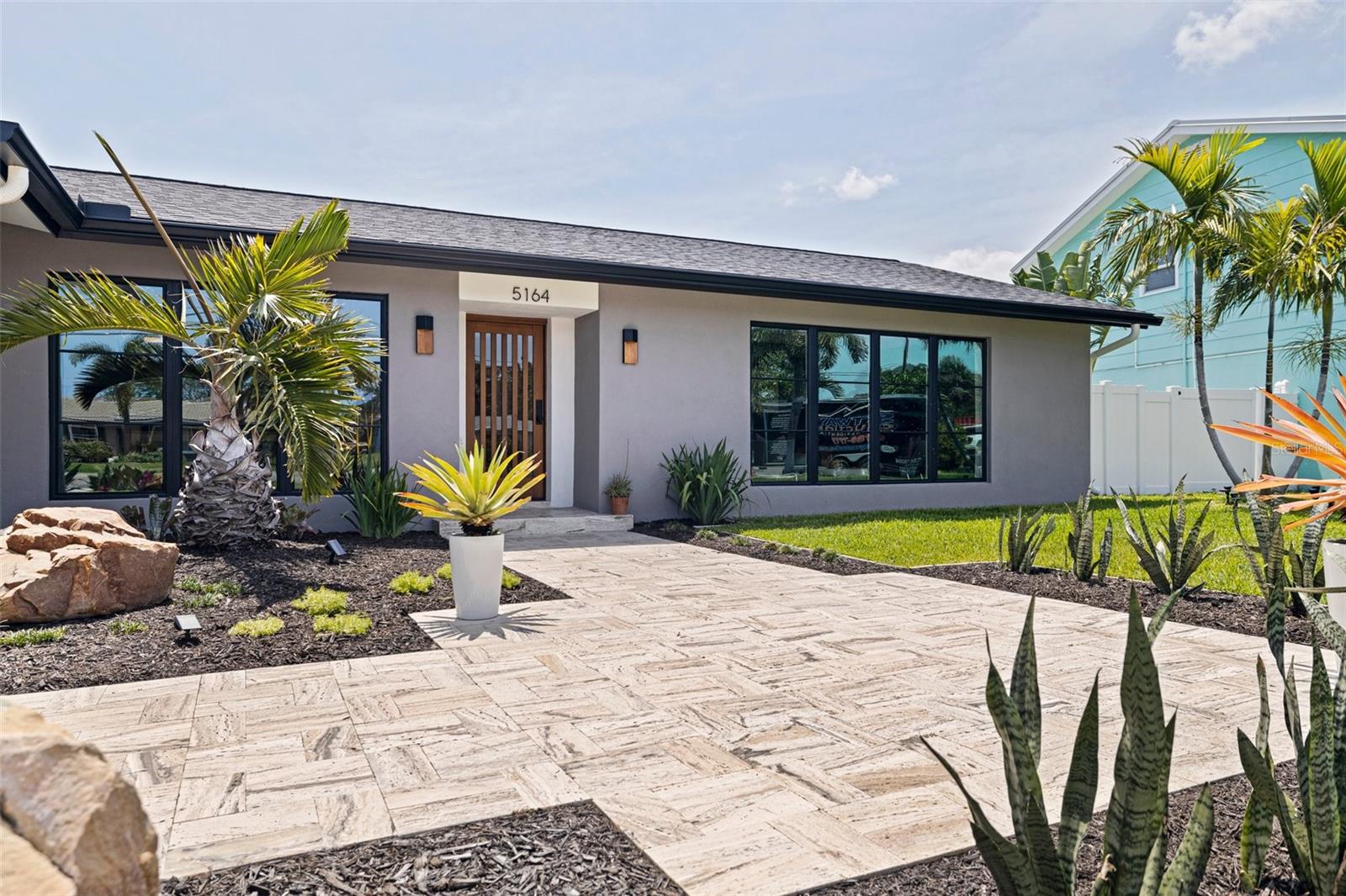 5164 VENETIAN BLVD NE