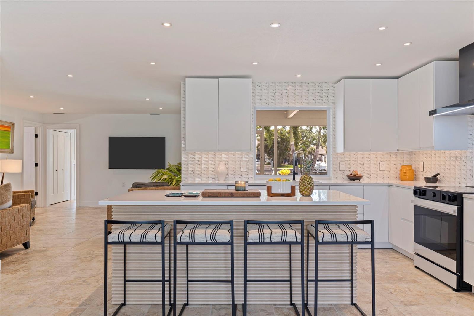 5164 VENETIAN BLVD NE