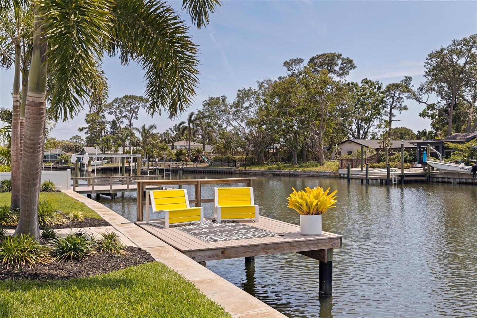 5164 VENETIAN BLVD NE