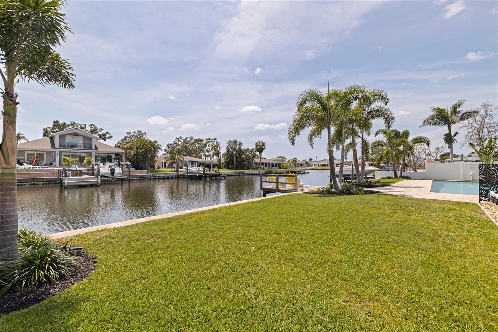 5164 VENETIAN BLVD NE