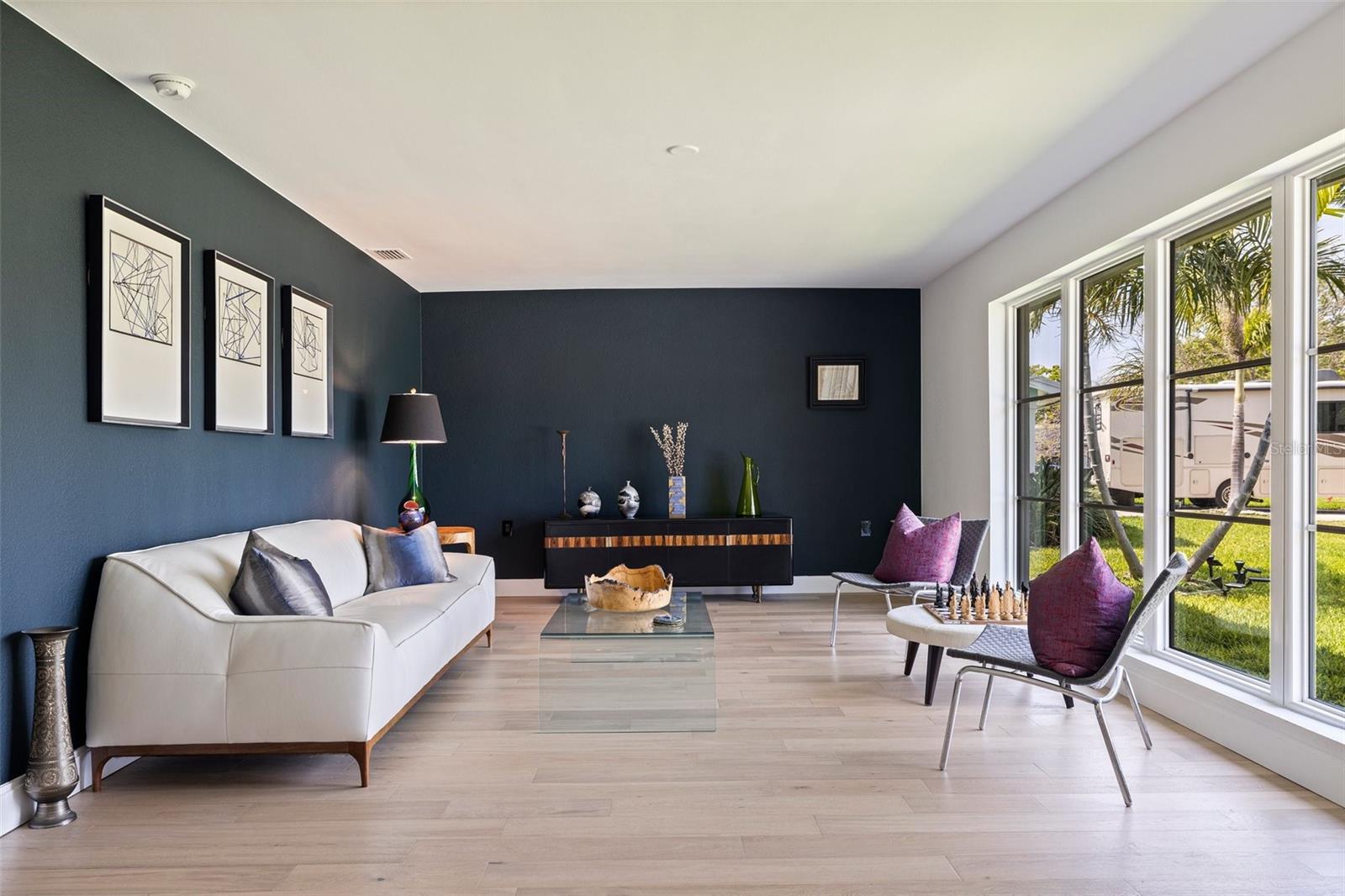 5164 VENETIAN BLVD NE