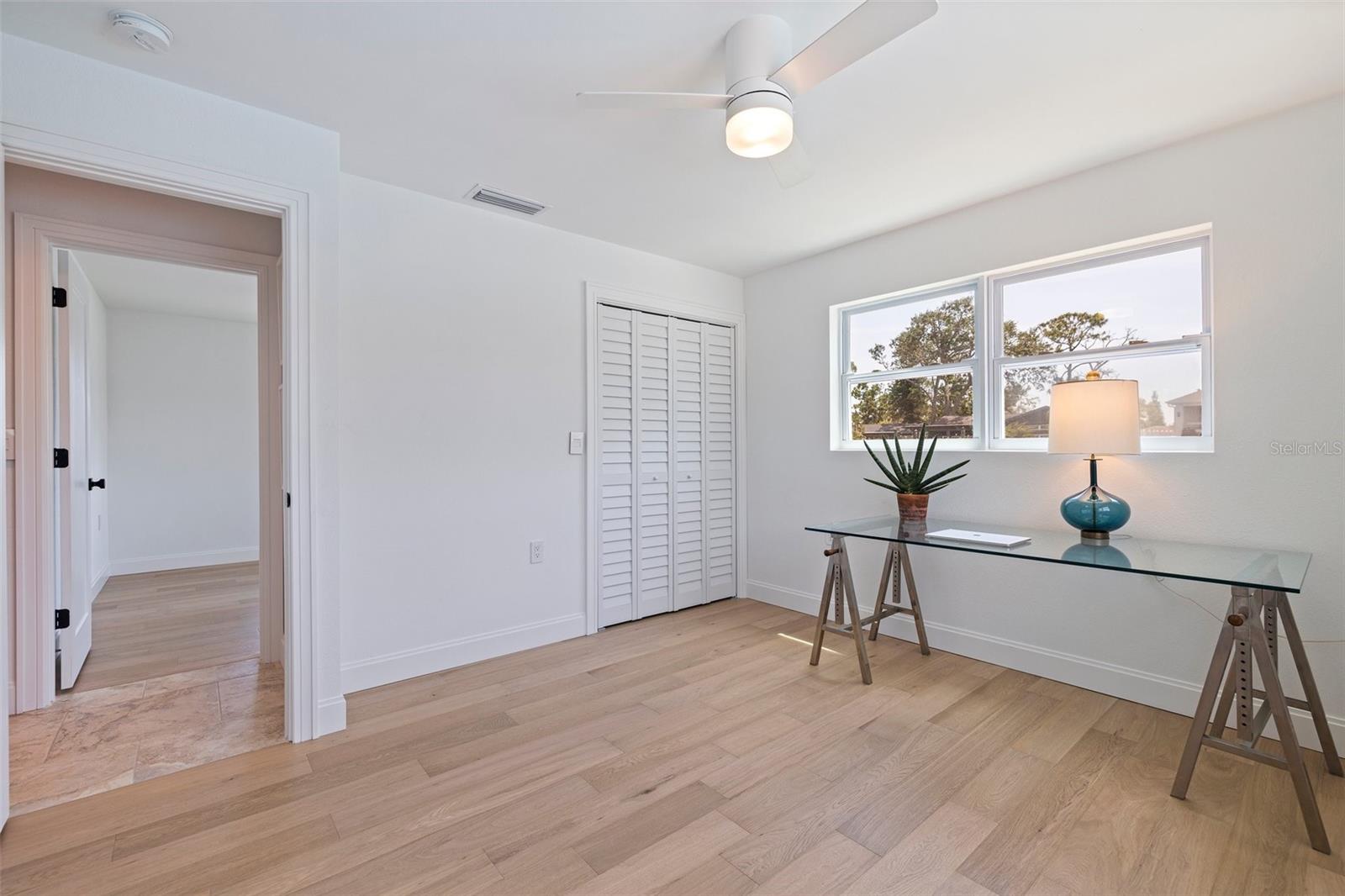 5164 VENETIAN BLVD NE