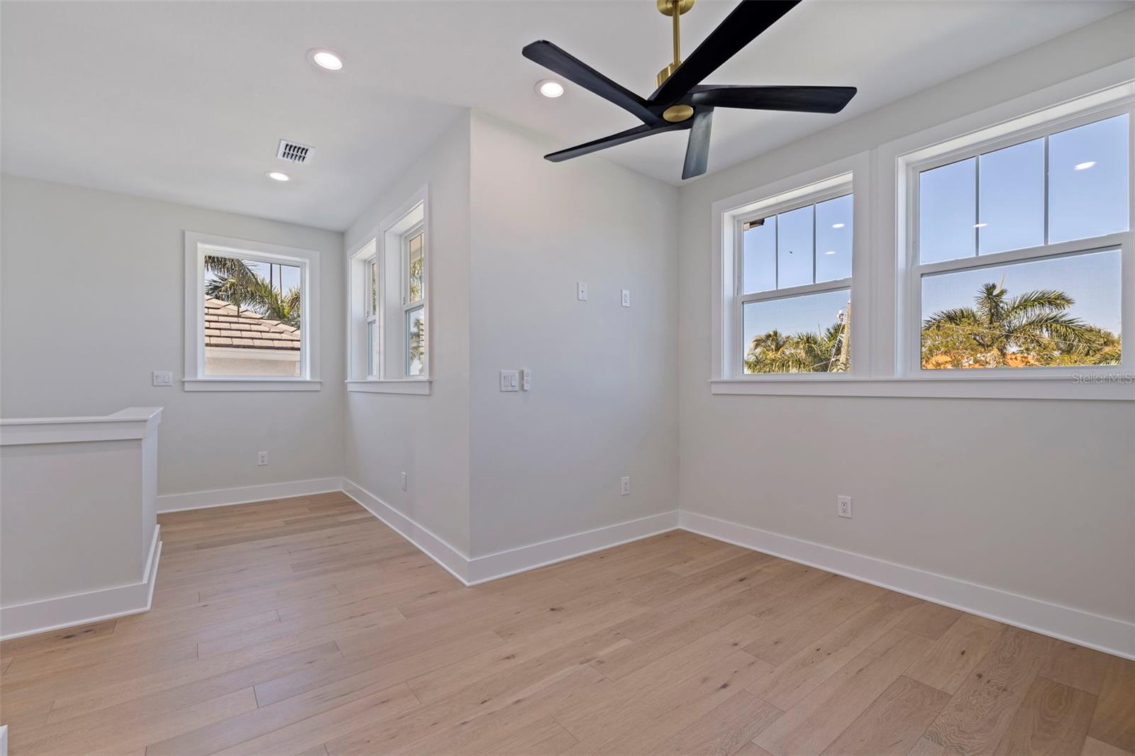 1811 BAYOU GRANDE BLVD NE