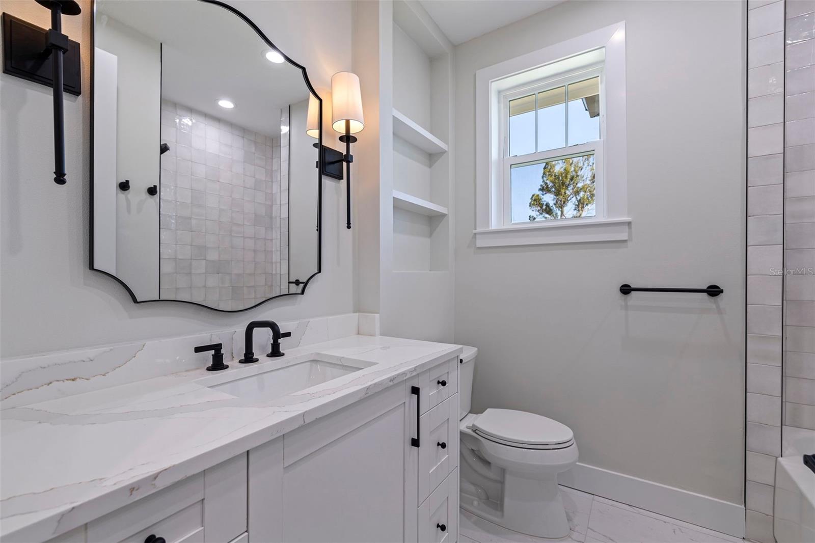 1811 BAYOU GRANDE BLVD NE