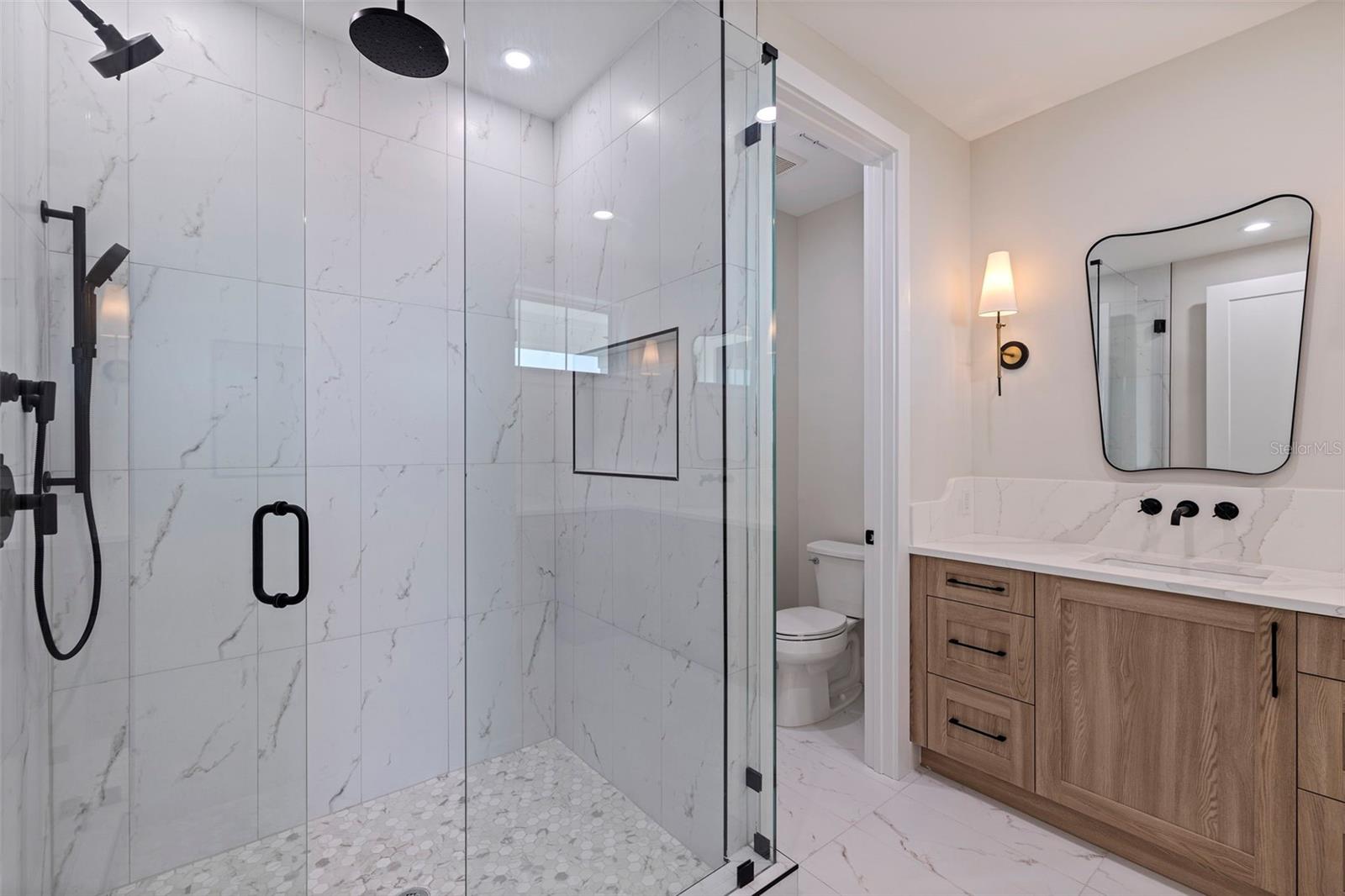 1811 BAYOU GRANDE BLVD NE