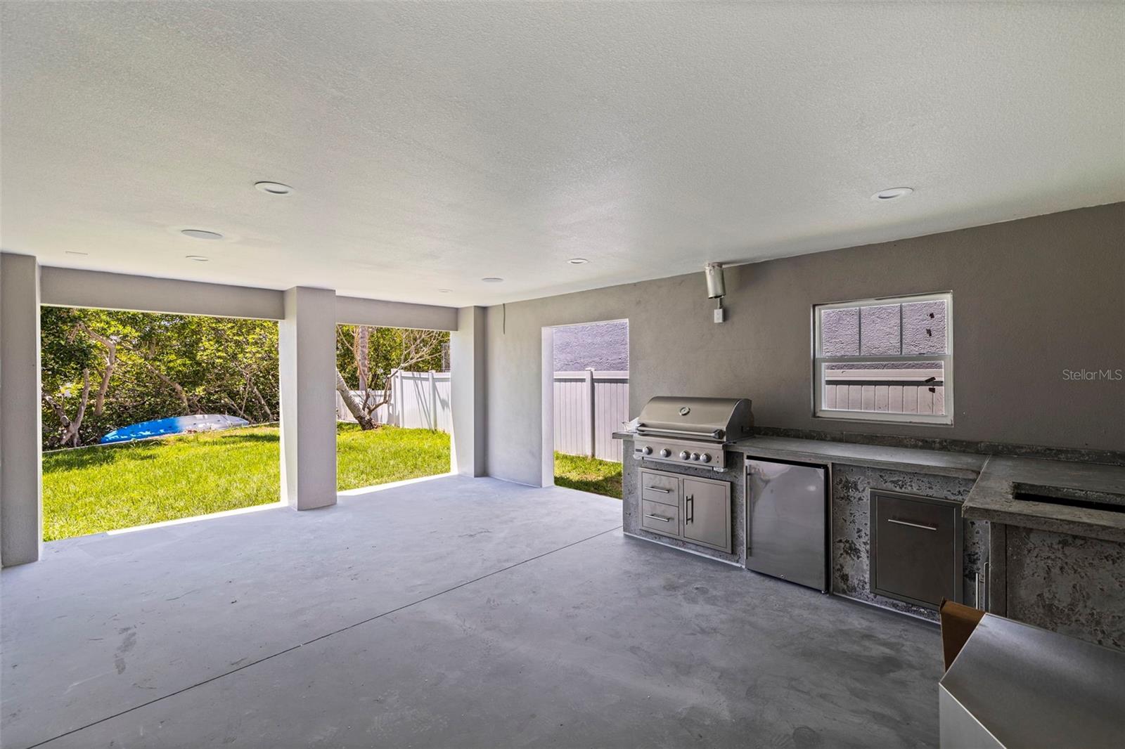 1811 BAYOU GRANDE BLVD NE