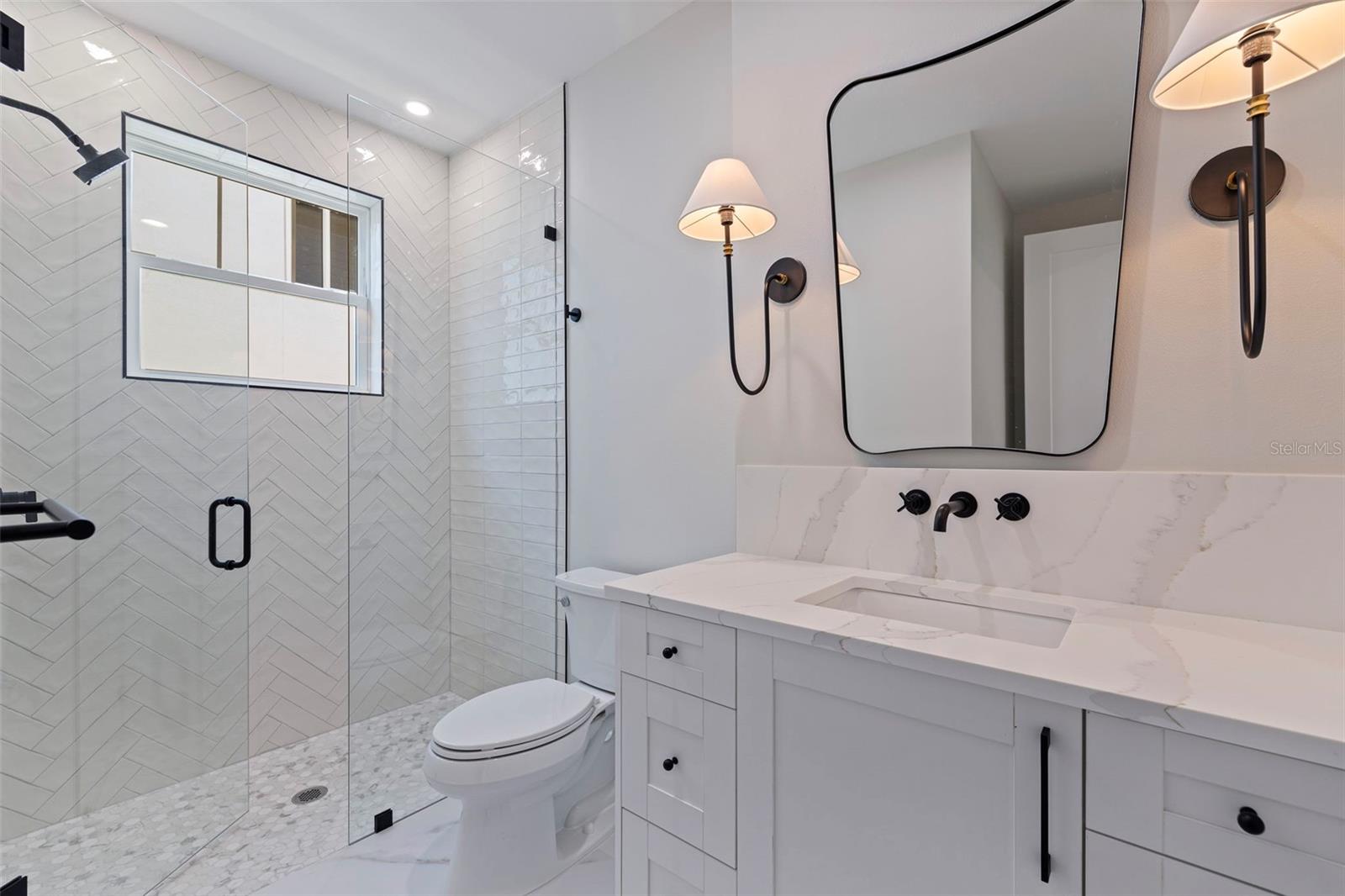 1811 BAYOU GRANDE BLVD NE