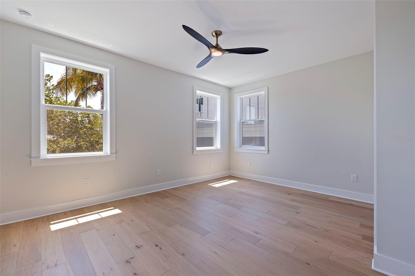 1811 BAYOU GRANDE BLVD NE