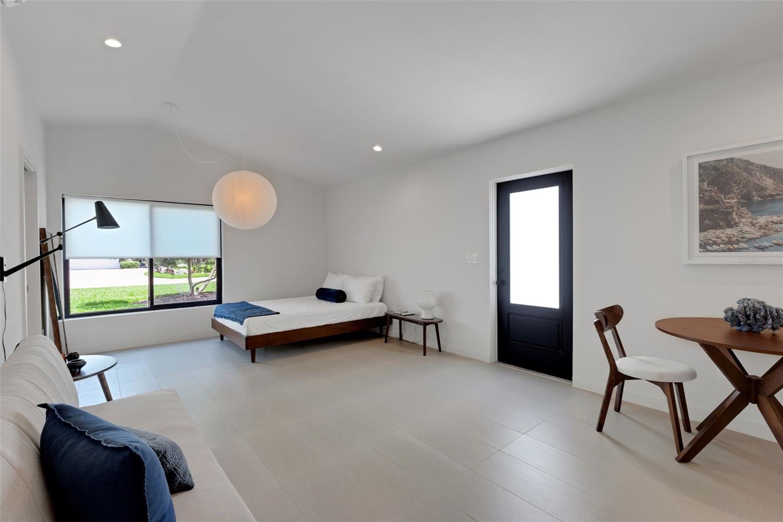 2084 MASSACHUSETTS AVE NE