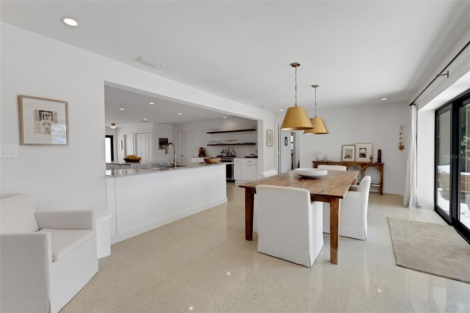 2084 MASSACHUSETTS AVE NE