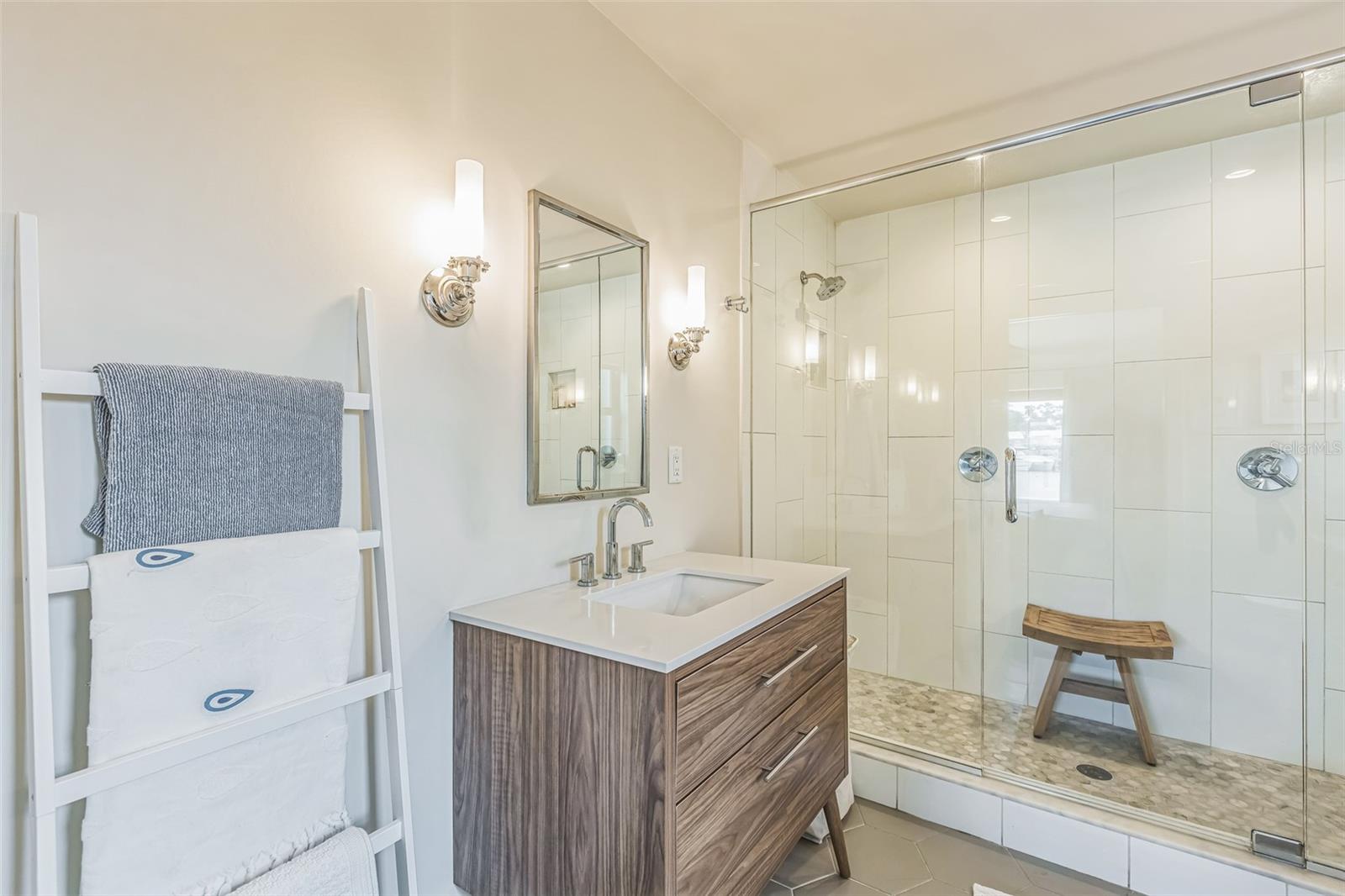 2084 MASSACHUSETTS AVE NE