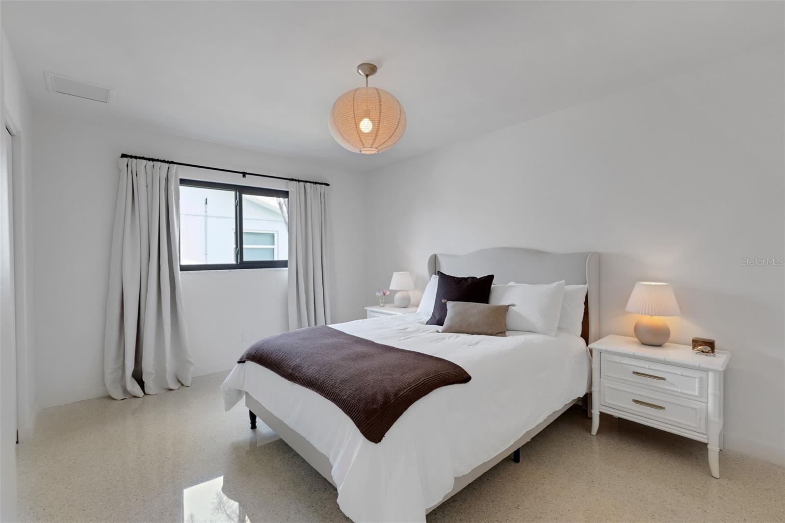 2084 MASSACHUSETTS AVE NE