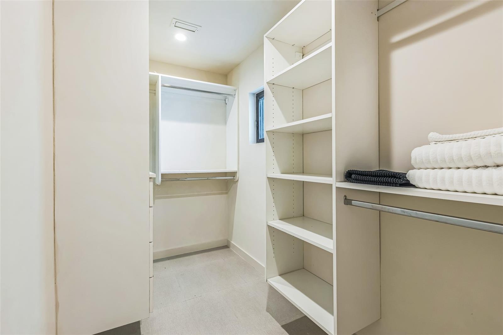 2084 MASSACHUSETTS AVE NE