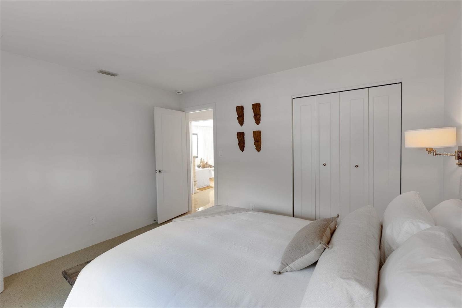 2084 MASSACHUSETTS AVE NE