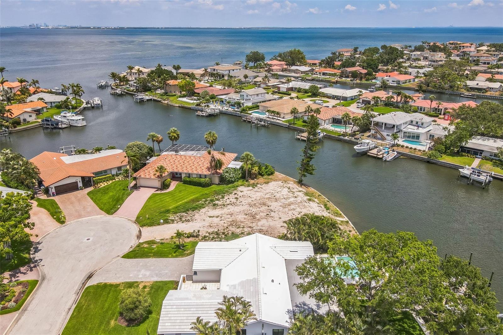 2084 MASSACHUSETTS AVE NE