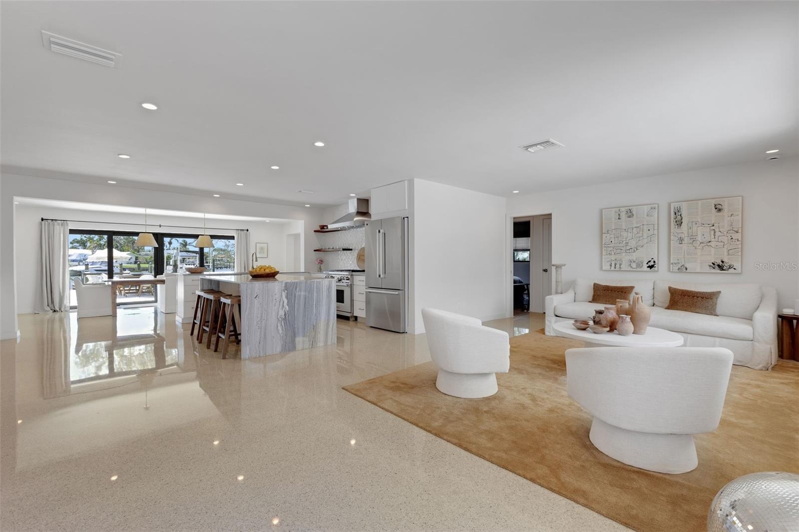 2084 MASSACHUSETTS AVE NE