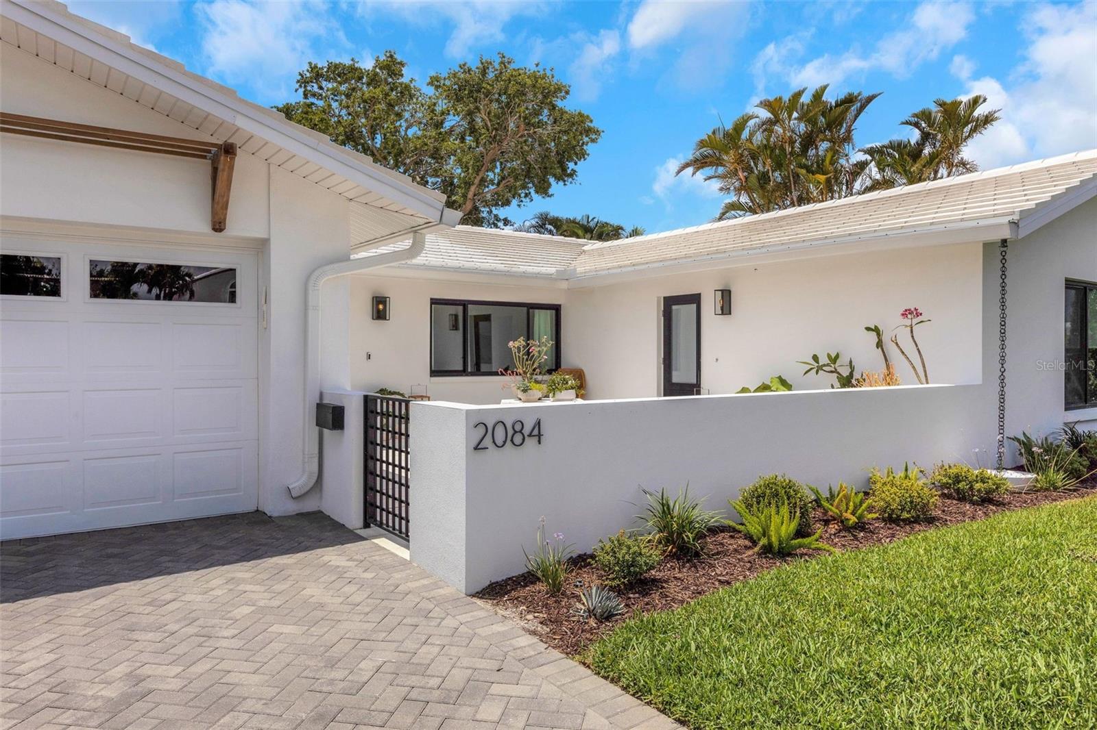 2084 MASSACHUSETTS AVE NE