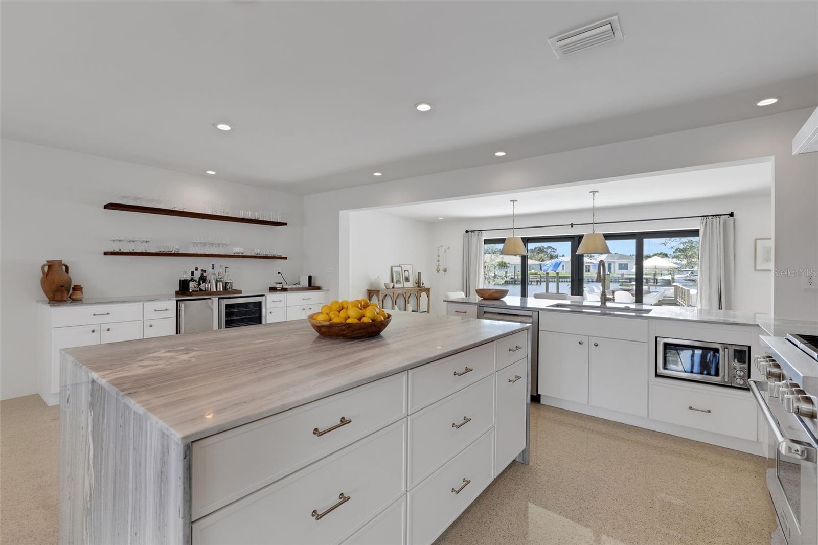 2084 MASSACHUSETTS AVE NE