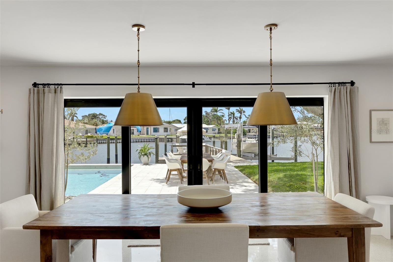 2084 MASSACHUSETTS AVE NE