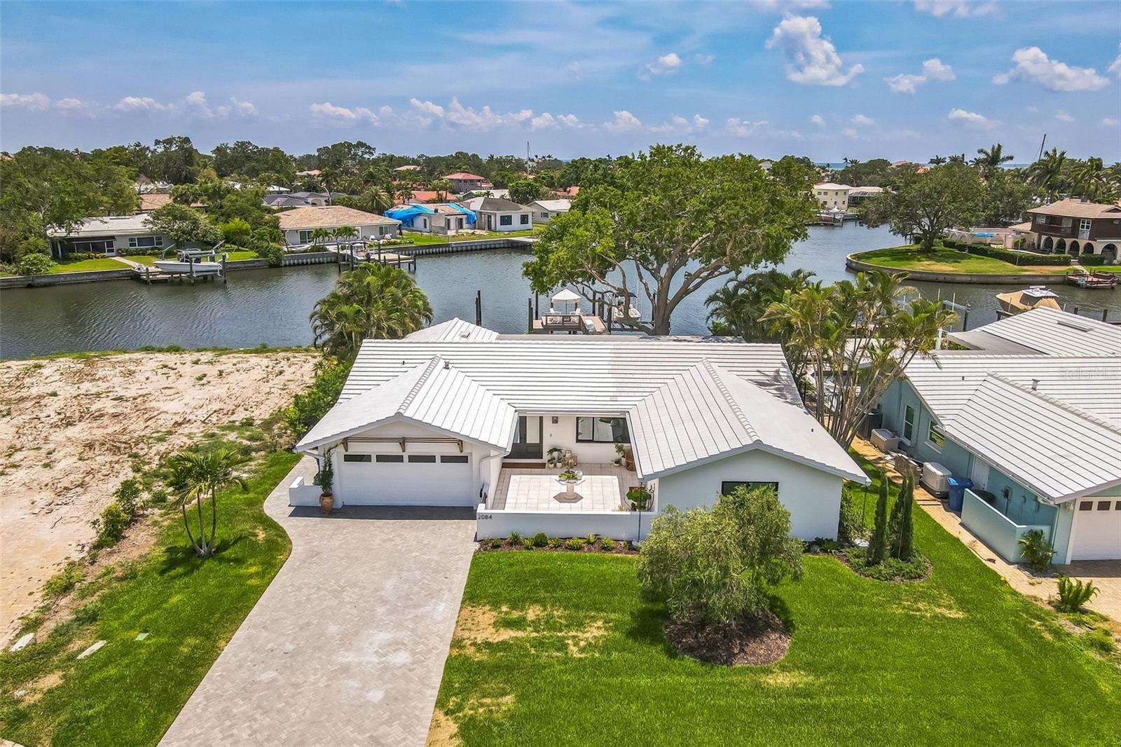 2084 MASSACHUSETTS AVE NE