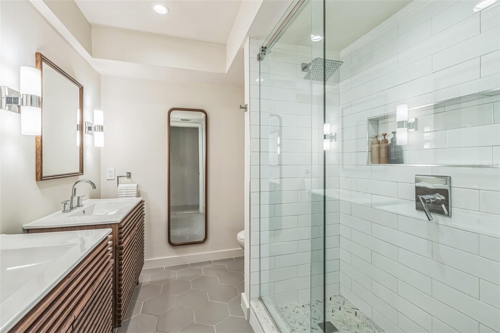 2084 MASSACHUSETTS AVE NE