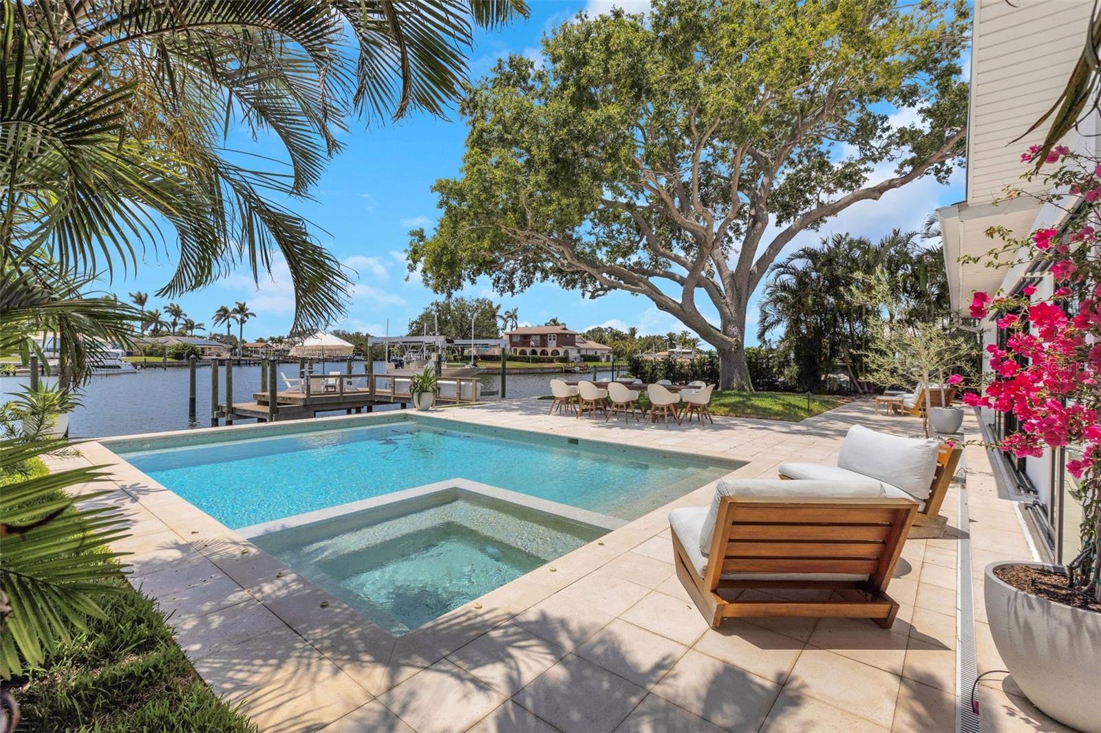 2084 MASSACHUSETTS AVE NE