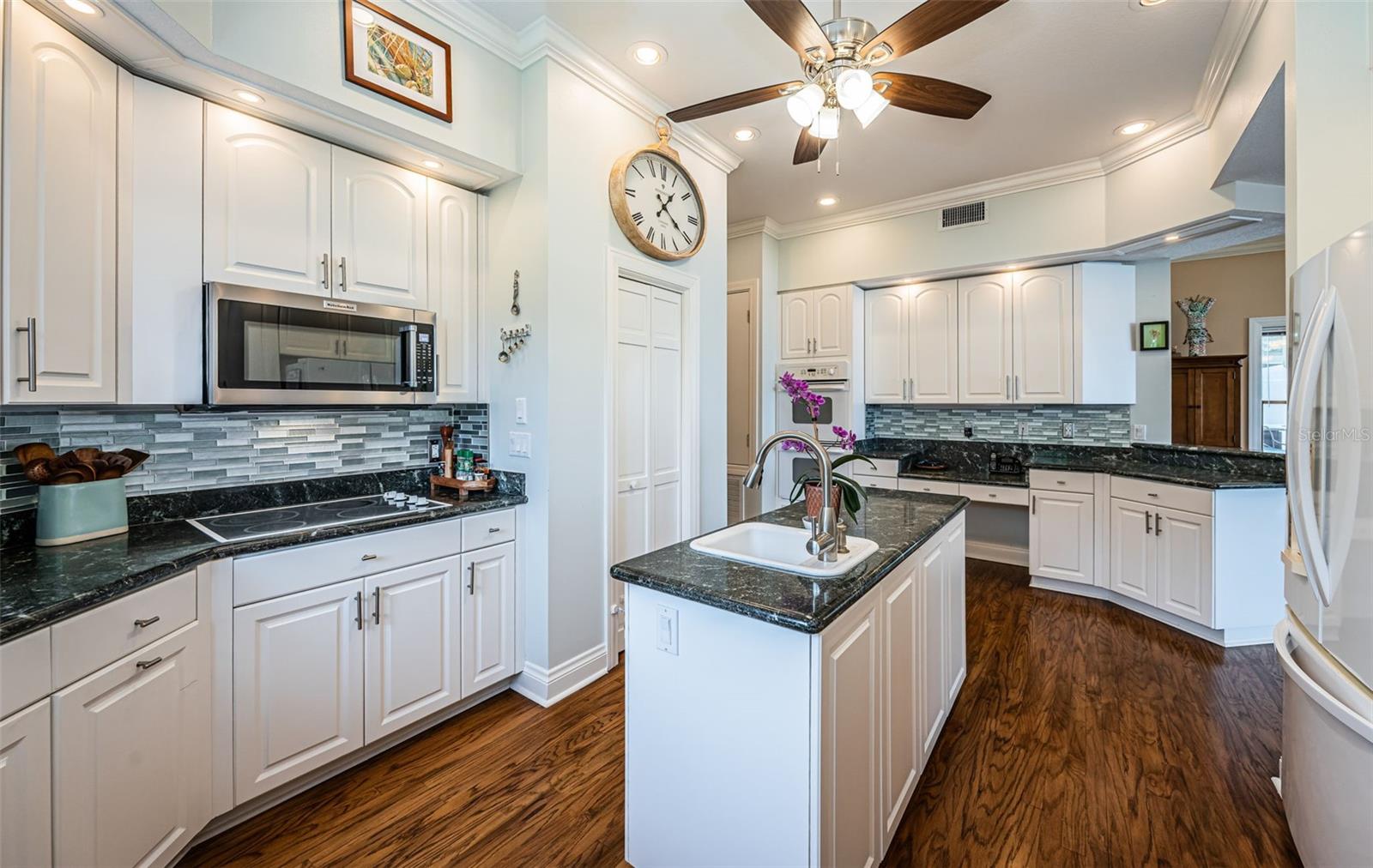 1988 CAROLINA CIR NE