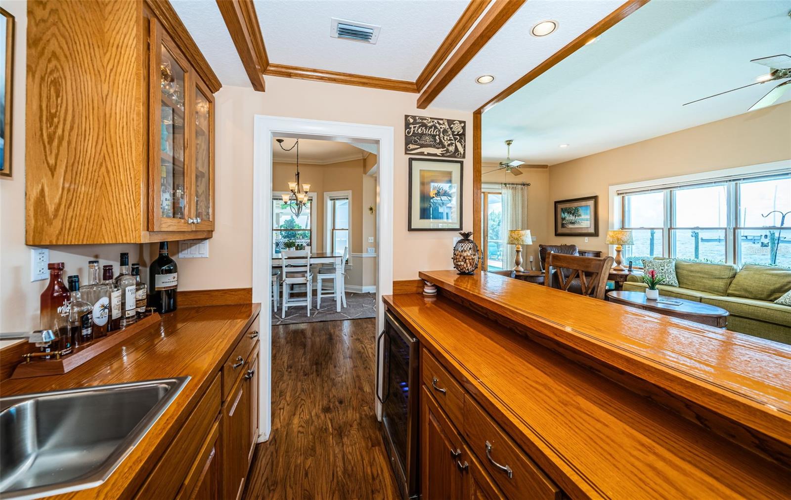 1988 CAROLINA CIR NE