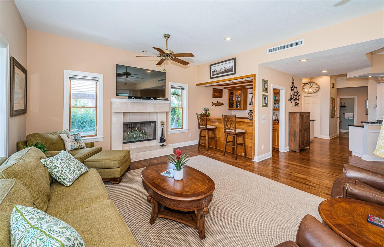 1988 CAROLINA CIR NE