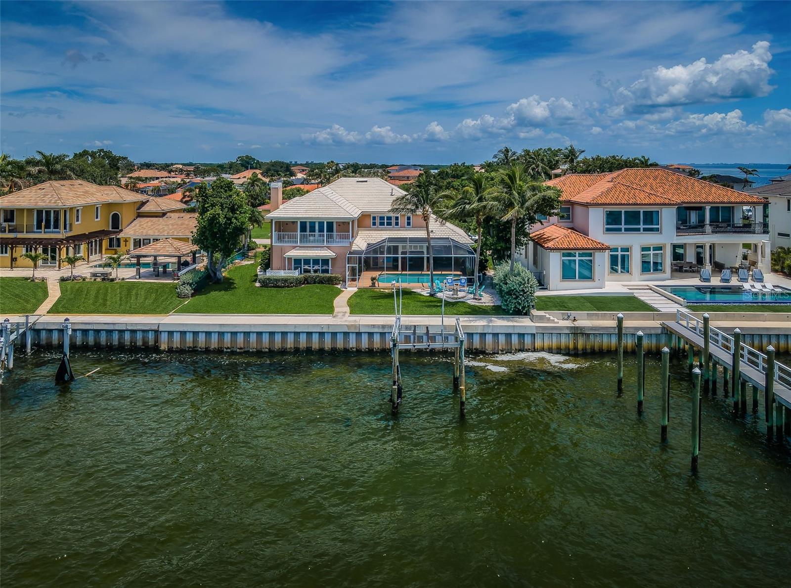 1988 CAROLINA CIR NE