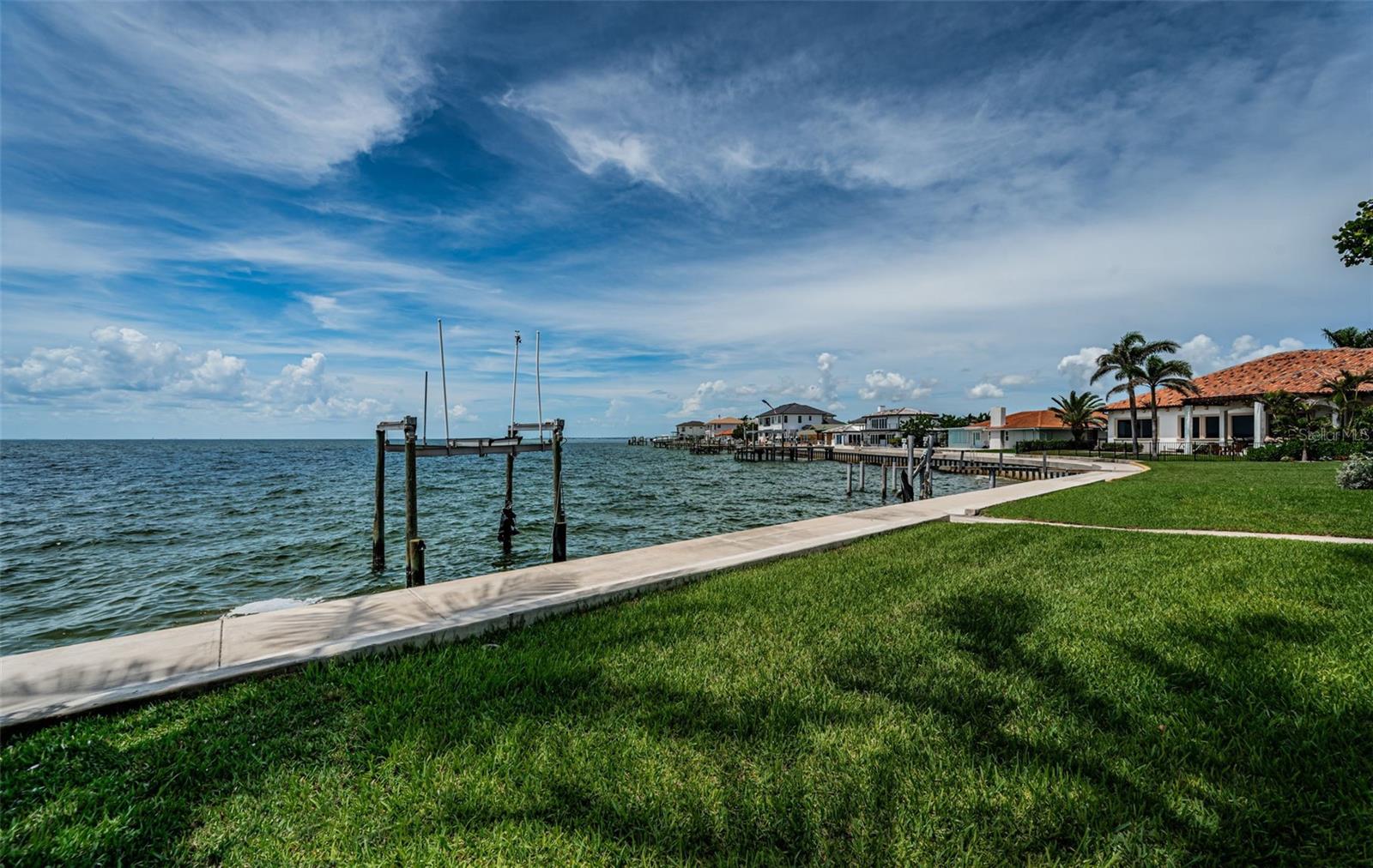 1988 CAROLINA CIR NE