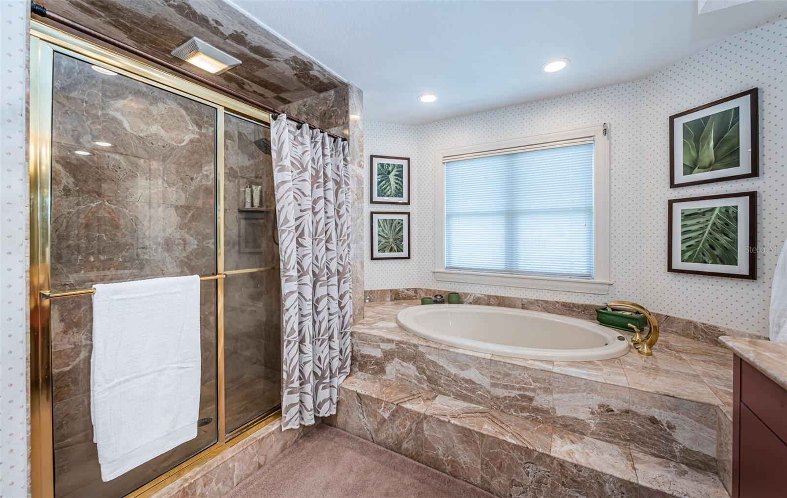 1988 CAROLINA CIR NE