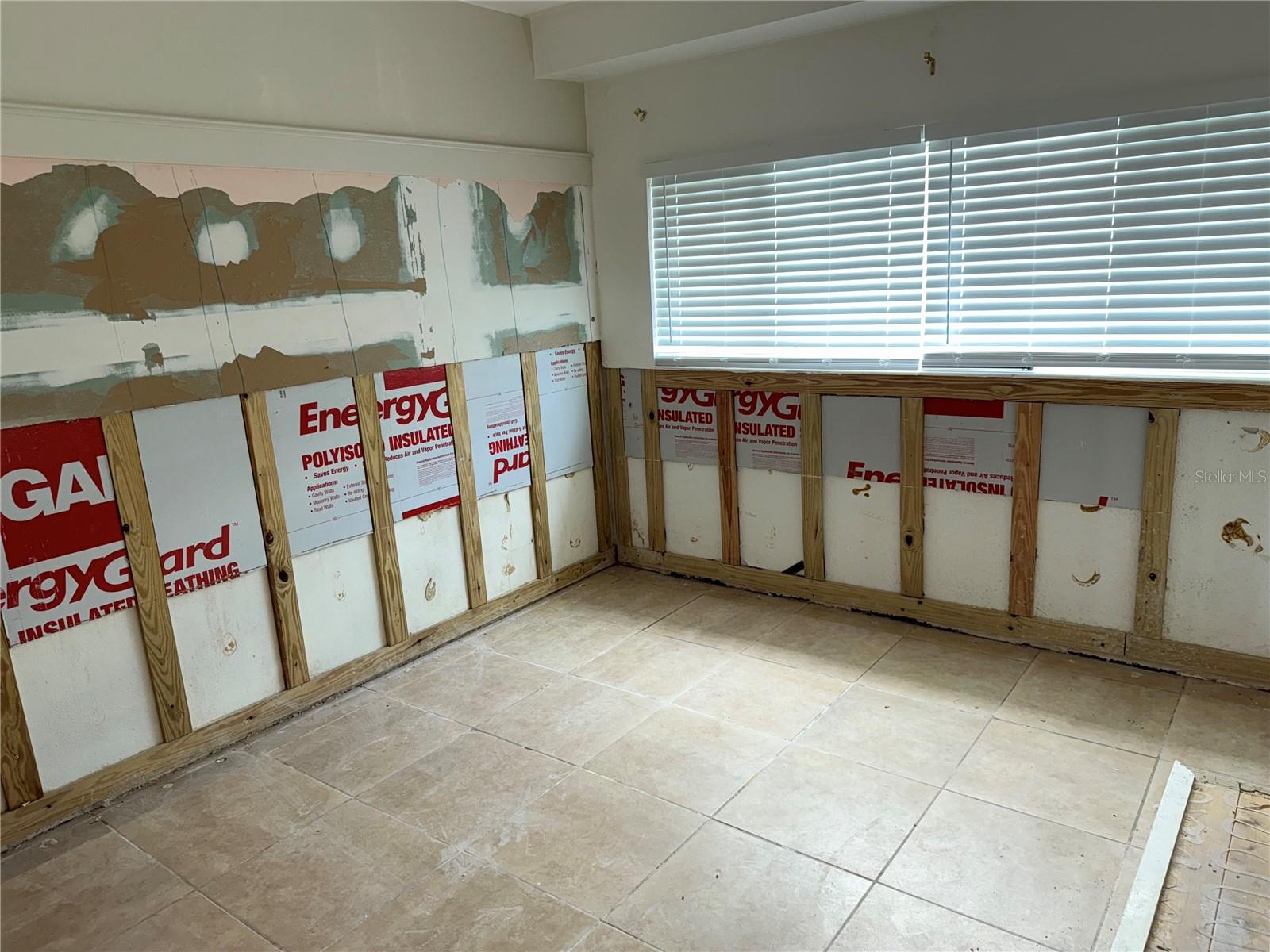 1882 MARYLAND AVE NE