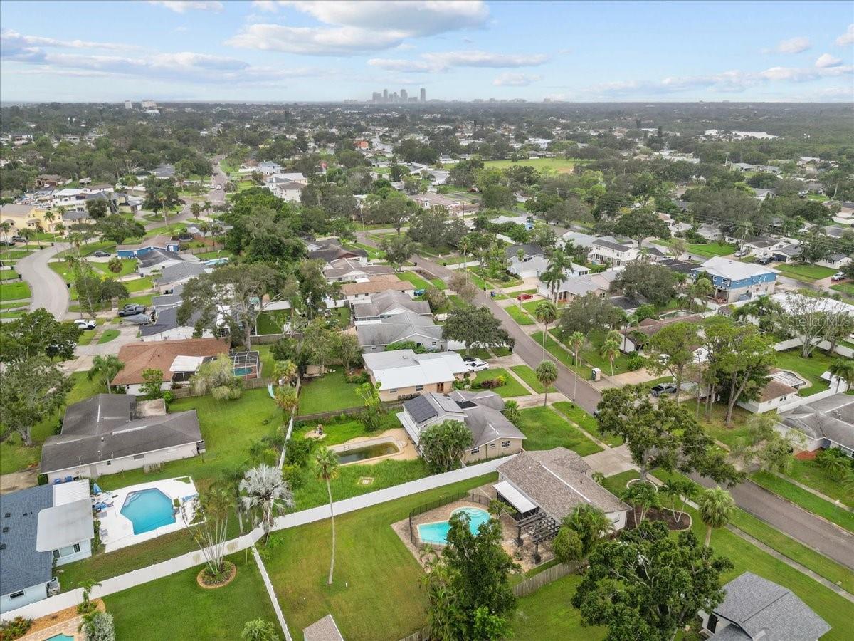 5801 VENETIAN BLVD NE