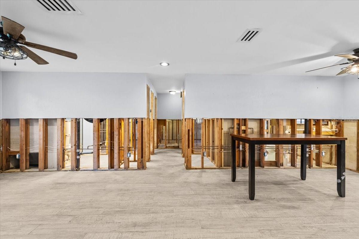 5801 VENETIAN BLVD NE