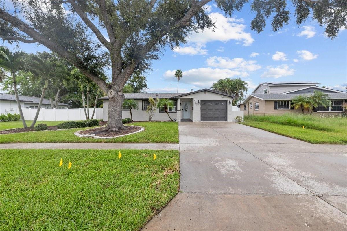 5801 VENETIAN BLVD NE