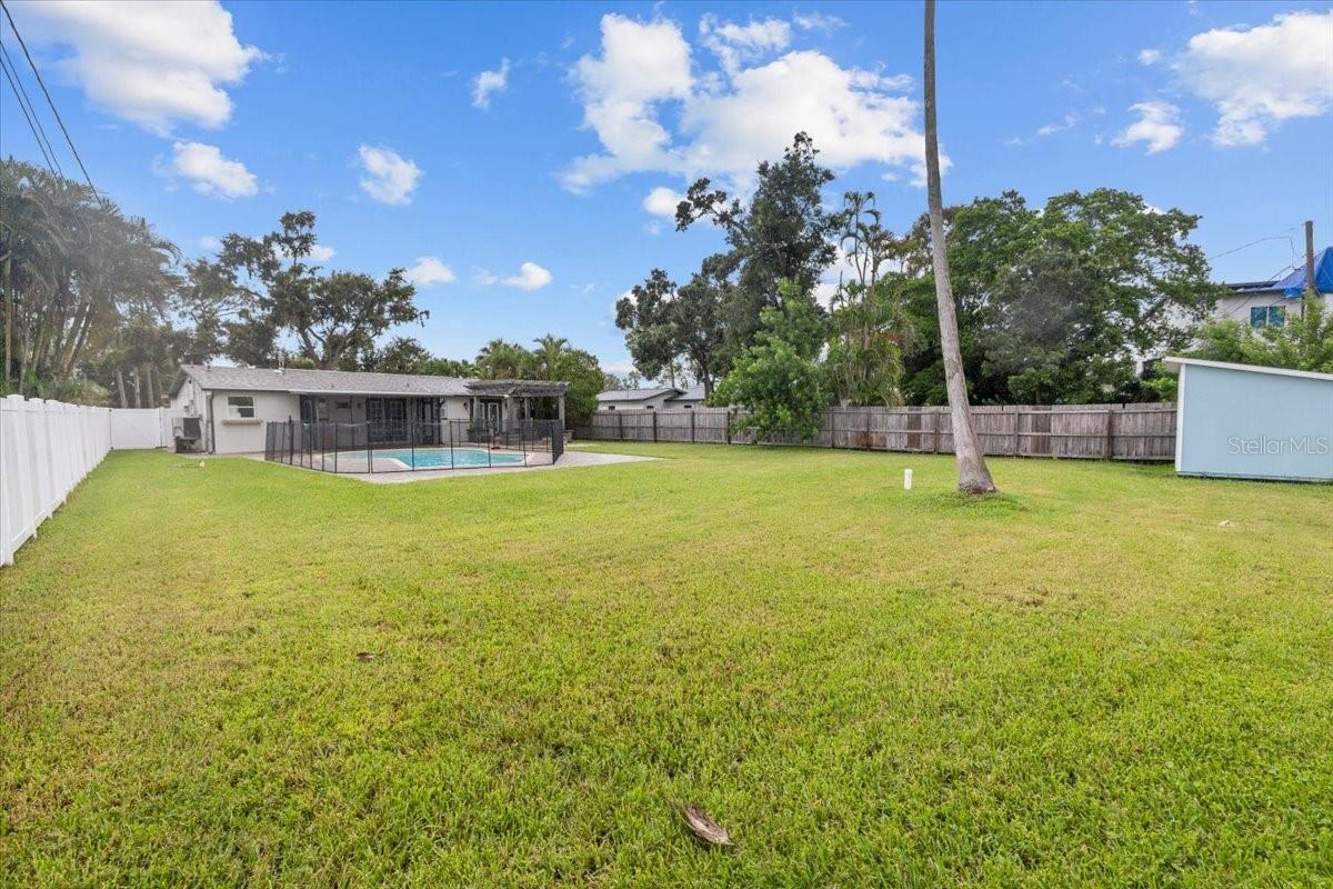 5801 VENETIAN BLVD NE